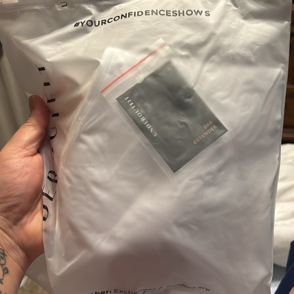 New underoutift comfort shaping bra see photos. ALL NEW IN ORIGINAL PACKING BAG - Picture 9 of 12